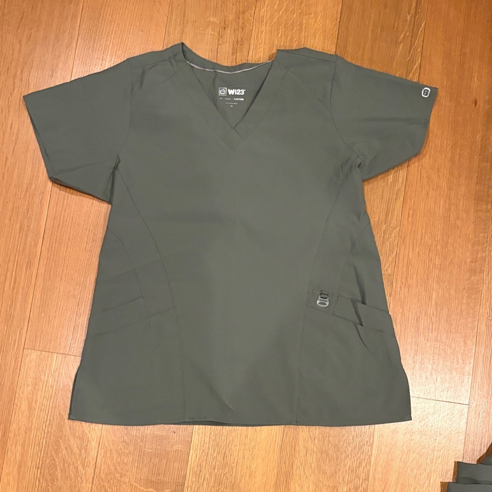 W123 Gray green Scrub Top
